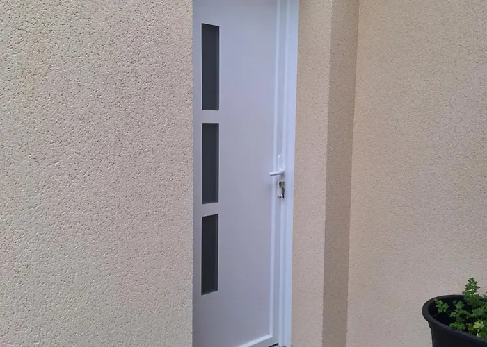 Charmante Maisonnette Equipee